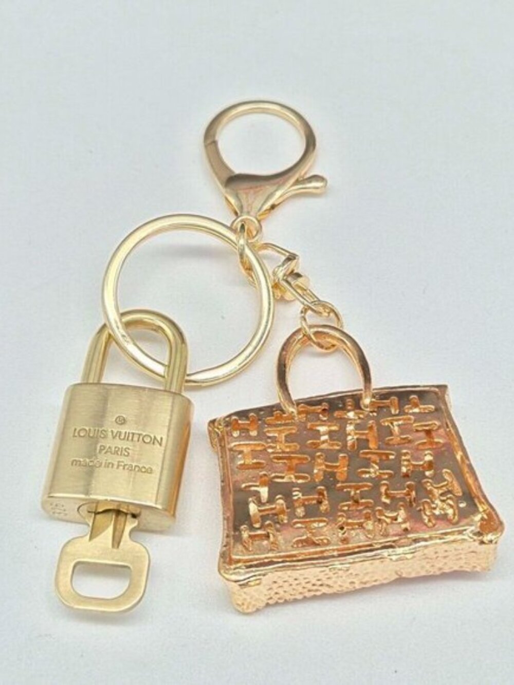 Authentic Louis Vuitton Gold Padlock & Key 🔒 LV Bag Charm Unbranded Keychain - Picture 5 of 10